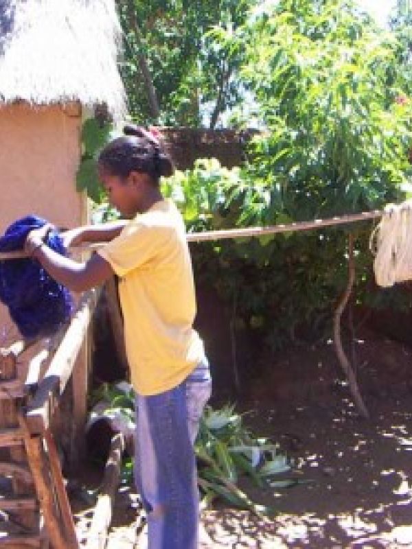 8. Dyed sisal is hung up to dry.