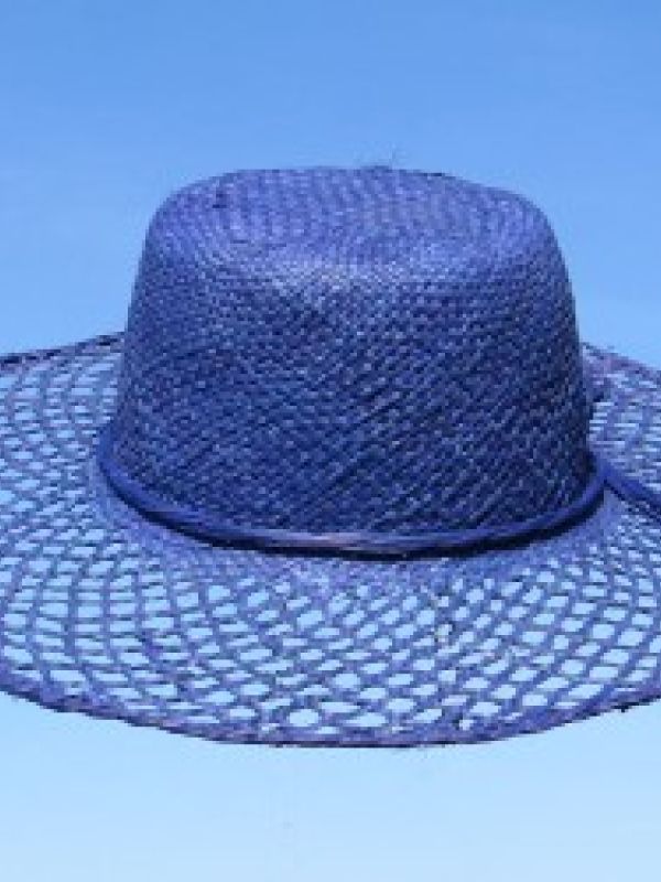 8. The artisans have plaited the brim of this hat into a net. The net pattern provides pleasant shade, but allows the wind to pass through. Click. Click below to find the hat La Maison Afrique FAIR TRADE assortment.