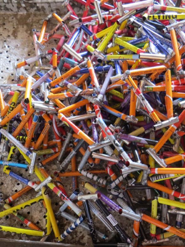 5. Bicycle frames made ​​of all sorts of used cans.